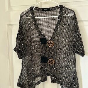 KAKTUS Womens Open Weave Boho Two Button Top